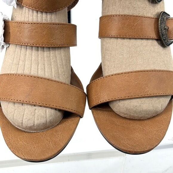 New Boohoo Sarah Buckle Gladiator Flared Heel Sandals Tan 7 - Picture 7 of 9
